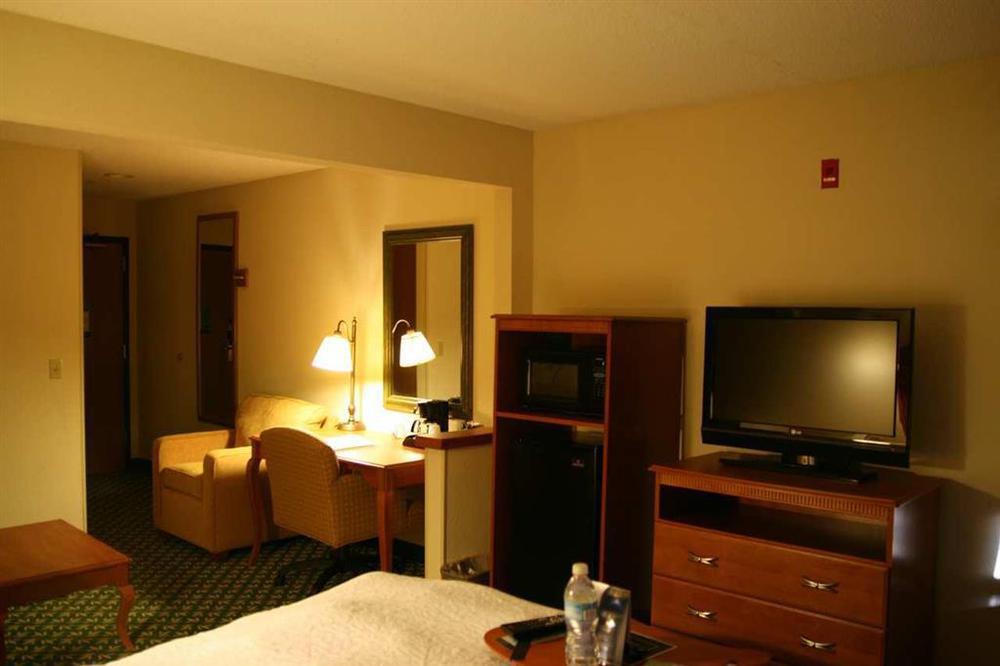 ホテル ハンプトン イン ミネアポリス バーンズビル 部屋 写真